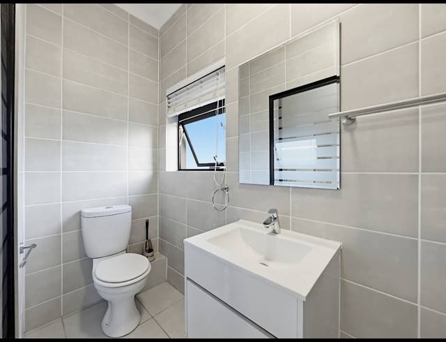 2 BEDROOM APARTMENT TO LET IN BALLITO CENTRAL